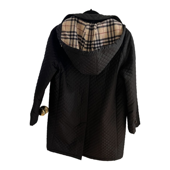 Burberry Women’s black diamond quilted wool lined hooded coat. - Picture 3 of 7